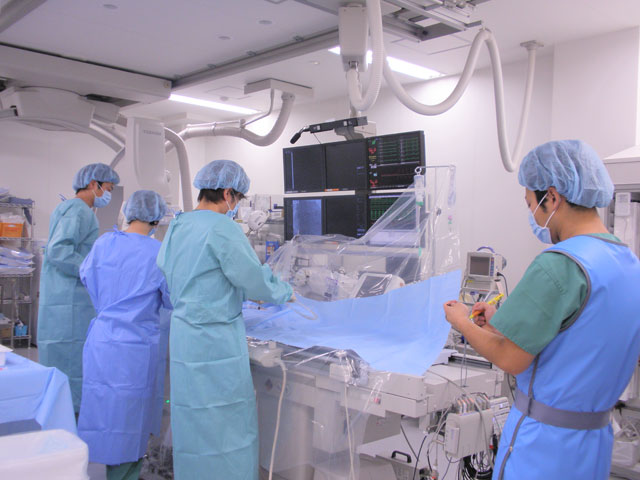 心カテ中（右で記録）