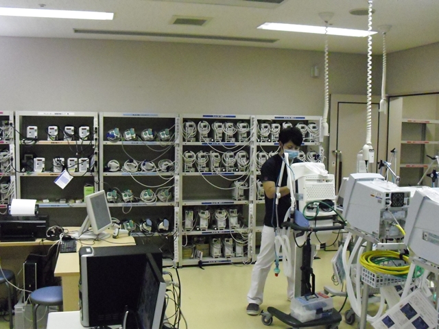 手術室業務（麻酔器点検など）